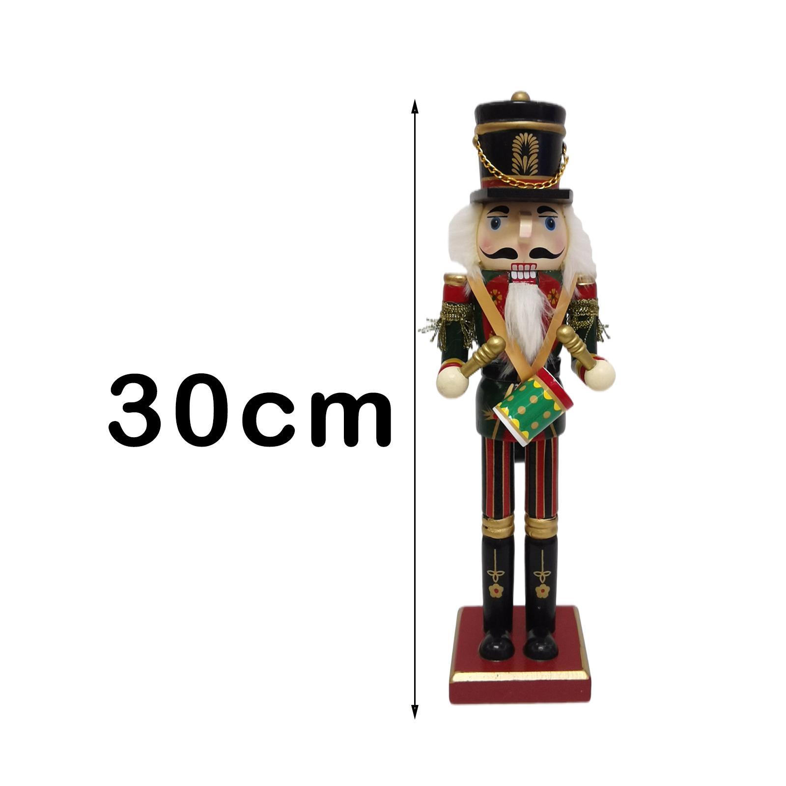 دمية خشبية على شكل جندي كاتّع  - مراجعة Nutcracker Figurine وسعره