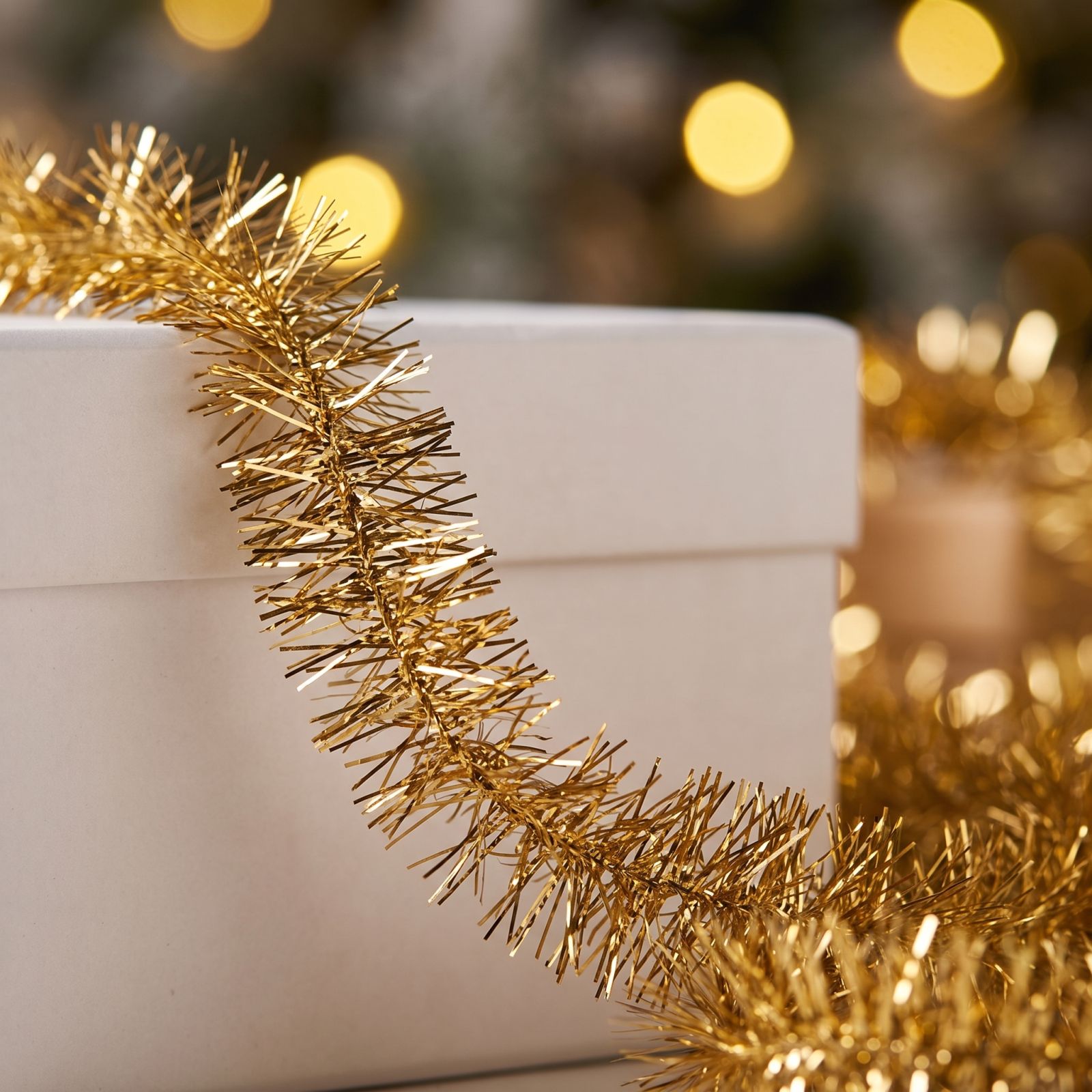 سلسلة أضواء بلاستيكية بطول 5 أ - مراجعة Tinsel Garland Decoration وسعره